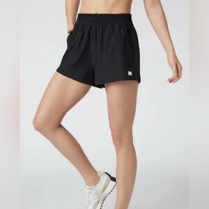 Vuori Dash 2.0 Short 3" Black Medium Pristine Condition